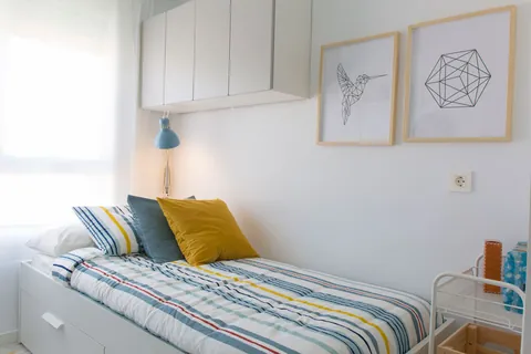 Habitación de la residencia preparada para una estancia corta